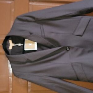 Ellen Tracy-Brown pin striped Blazer, collared with long sleeves. Size 8. NWT.